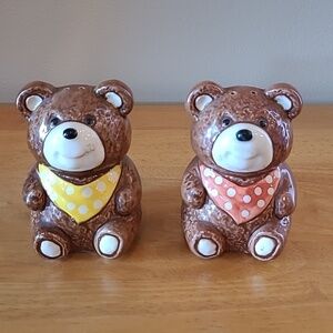 OTAGIRI Vintage 1983 Brown Bears Wearing Bandanas Salt and Pepper Shaker Set